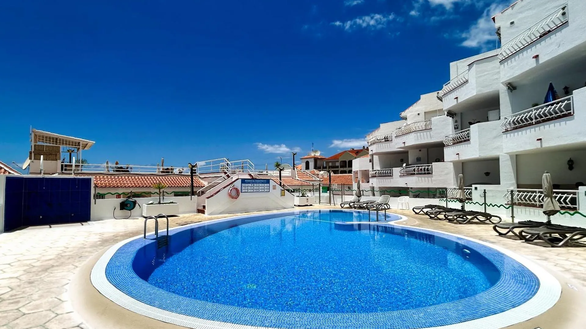 Modern Apartment, Heated Pool & 2 Terraces 洛斯克里斯蒂亚诺斯 公寓