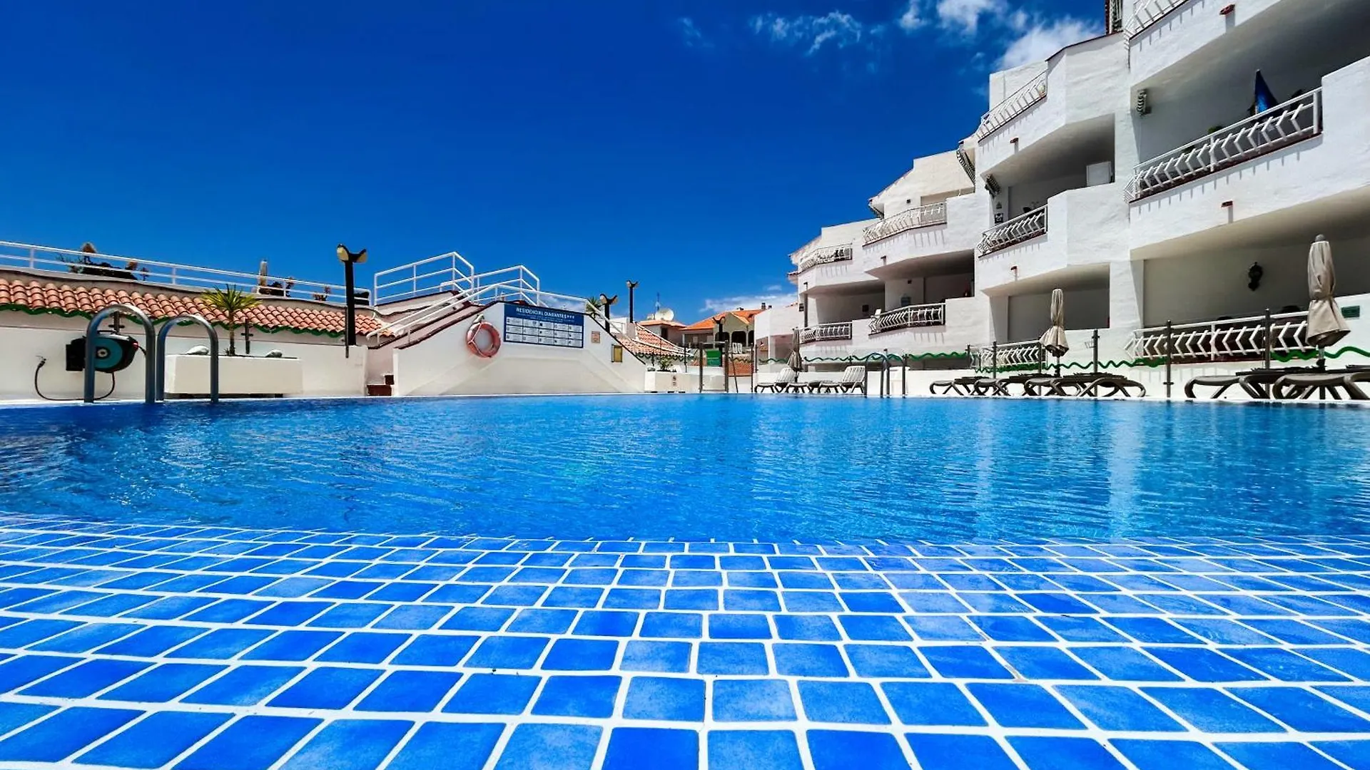 Apartamento Modern Apartment, Heated Pool & 2 Terraces Los Cristianos